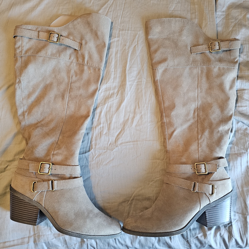 Knee High Tan Suede Boots Size 9